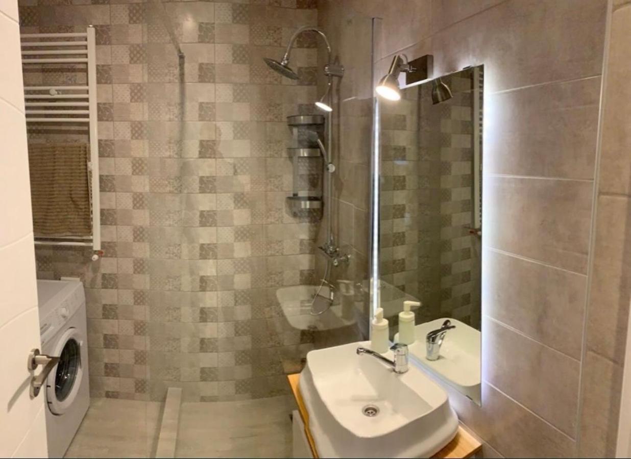 Retreat Luxury Apartment Near Presidential Palace Boekarest Buitenkant foto